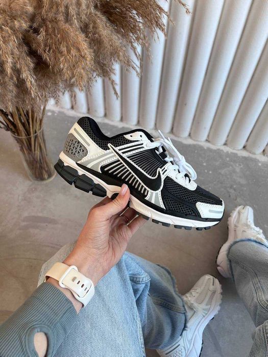 Кроссовки Nike Vomero 5 Classic  Оригинал женские новые