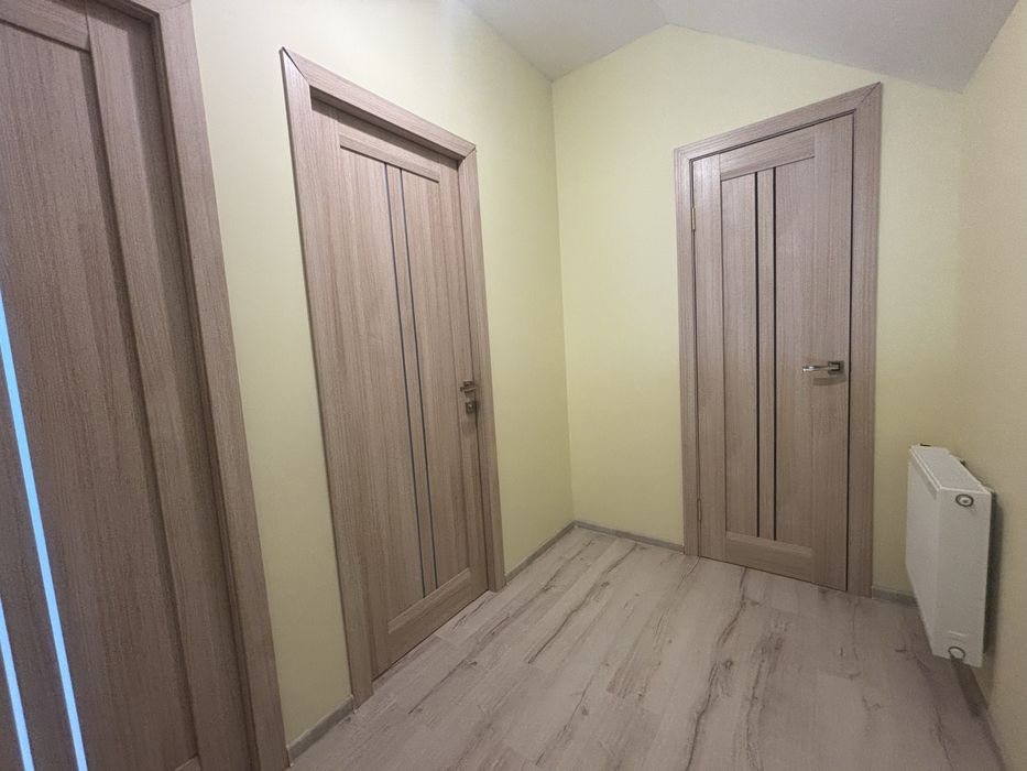 Продам житловий будинок з ремонтом та підвалом від власника