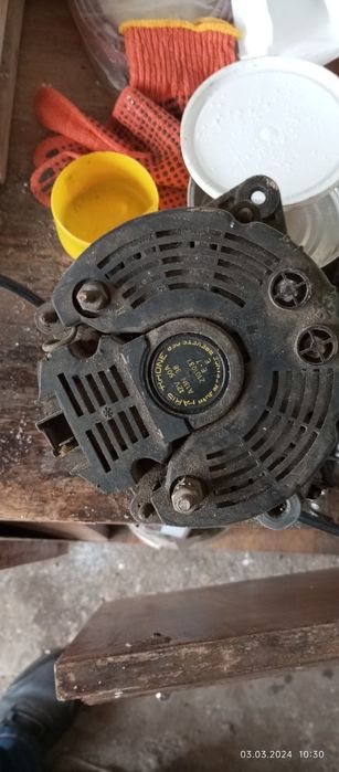 Автозапчастини генератор