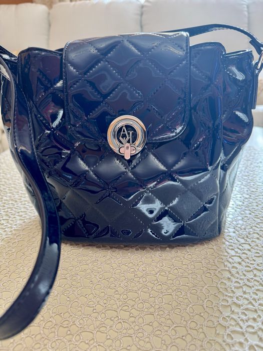 Продам сумку ARMANI JEANS ОРИГИНАЛ состояние новой!