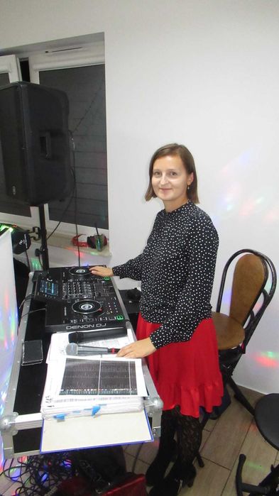 DJ + wodzirej / wokalistka + akordeon i muzyka za stołami