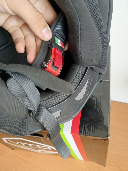 Kask motocyklowy w bardzo dobrym stanie