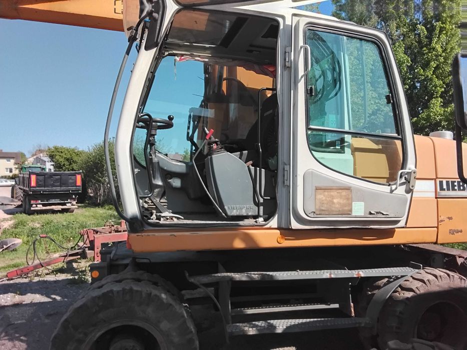 koparka libcher A316