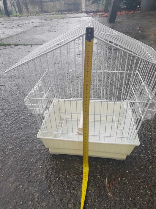 Gaiola para pássaros.