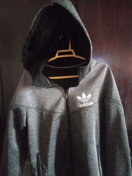 Oportunidade 2 Blusões, 1 adidas
