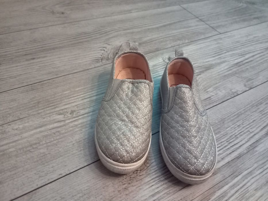 Trampki srebrne roz 32