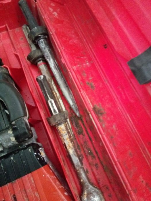 martelo demolidor hilth TE905 AVR