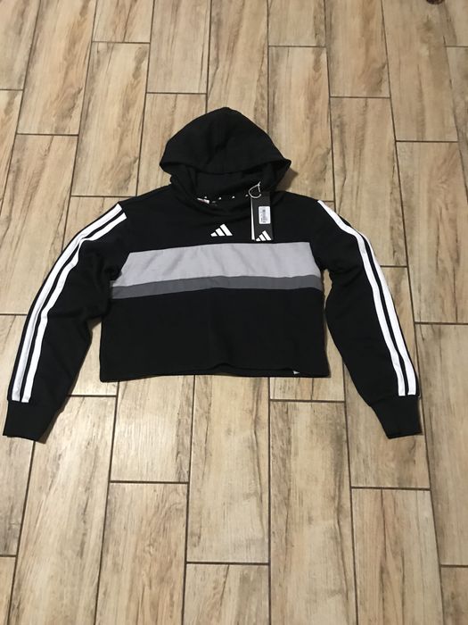 Укорочена кофта adidas , підійде на рs./m