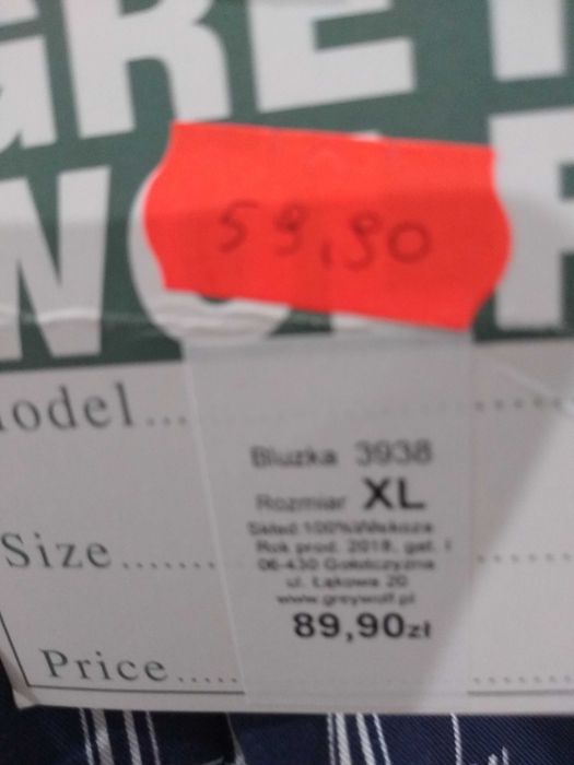 Modna bluzka damska a asymetryczne paski