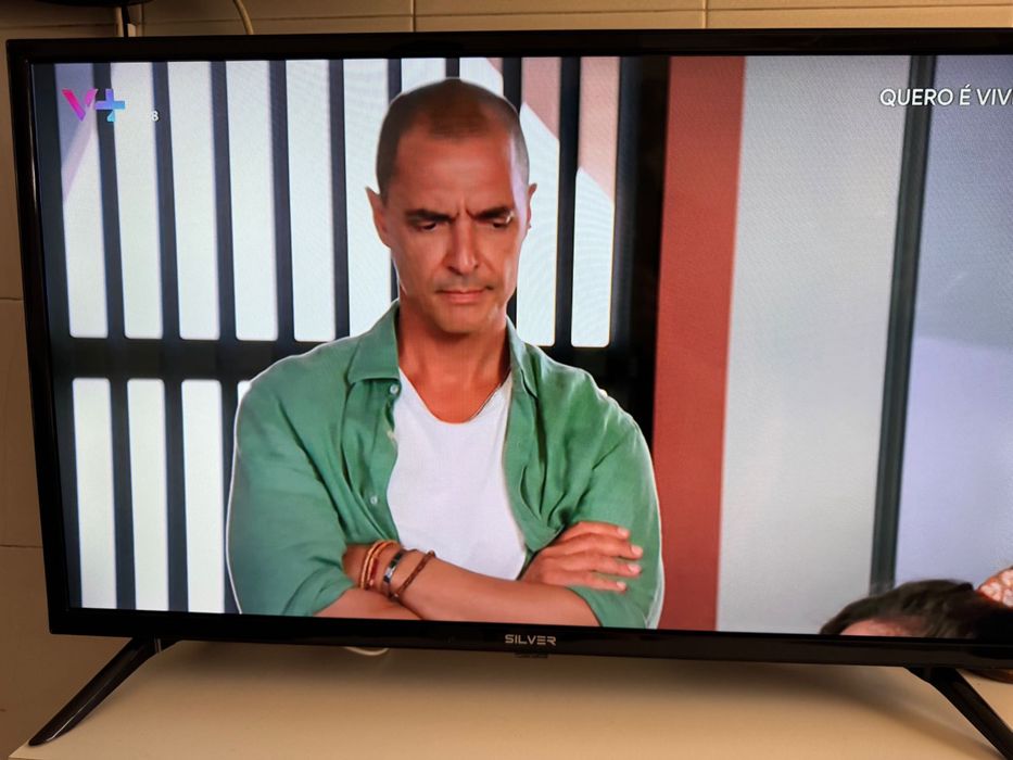 Vendo TV Silver 32” HD