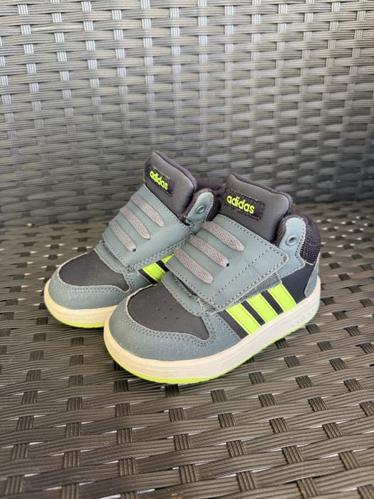 Кроссовки adidas для хлопчика