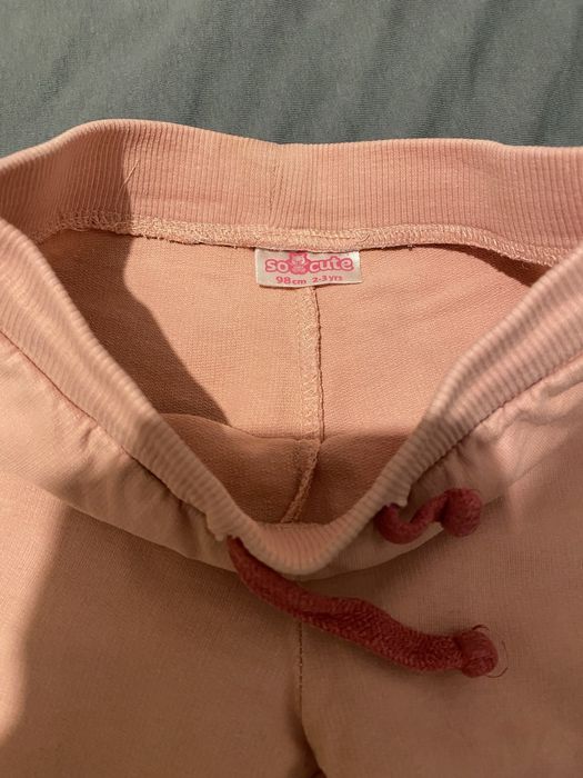 Różowe spodnie dresowe 98 socute dla dziewczynki