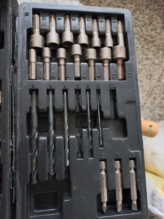 Maleta kit de peças para perfuração e aparafusamento