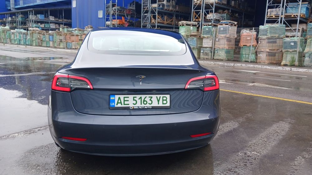 Продам Tesla model 3