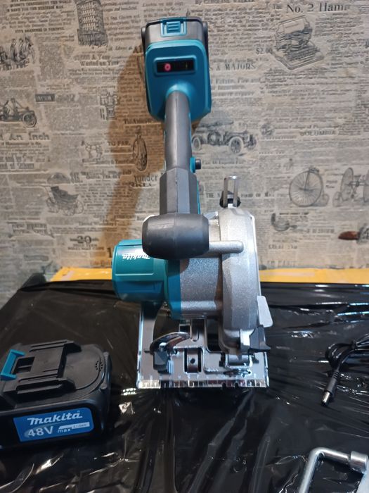 Аккумуляторная дисковая пила Makita HS 301 DZ (85 мм, 25.5 мм, 2 аккум