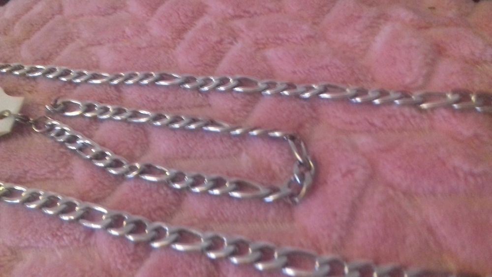 Vendo um conjunto de fio e pulseira de aço