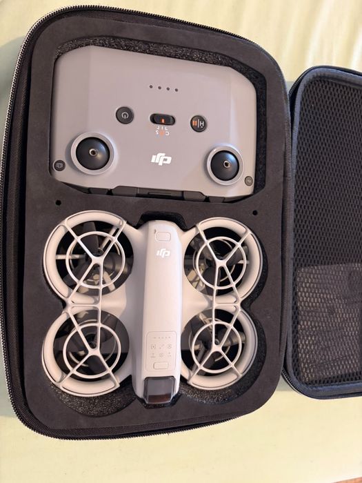 DJI Neo + Comando