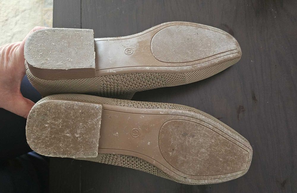 Botas cano baixo em malha