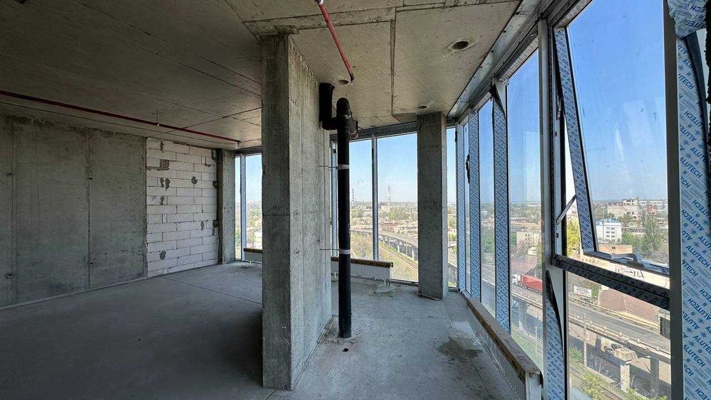 Коммерческое помещение в центре в новом сданном доме Itown. КВ