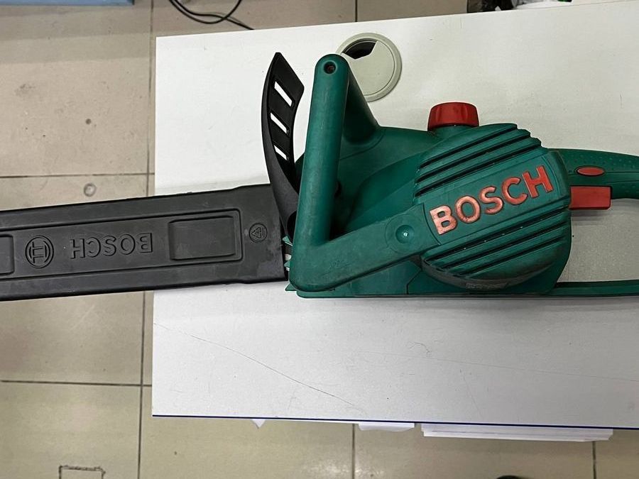 Продам пилку ланцюгову електро Bosch AK 35S  1800 ватт