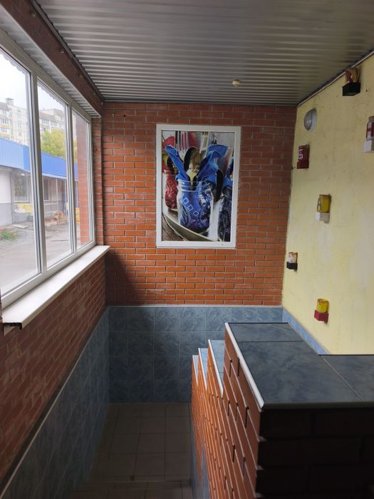 Здається приміщення на Таращанському масиві