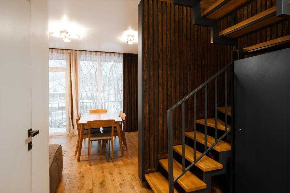 Продам 2-х поверховий котедж у Буковелі на 4 кімнати