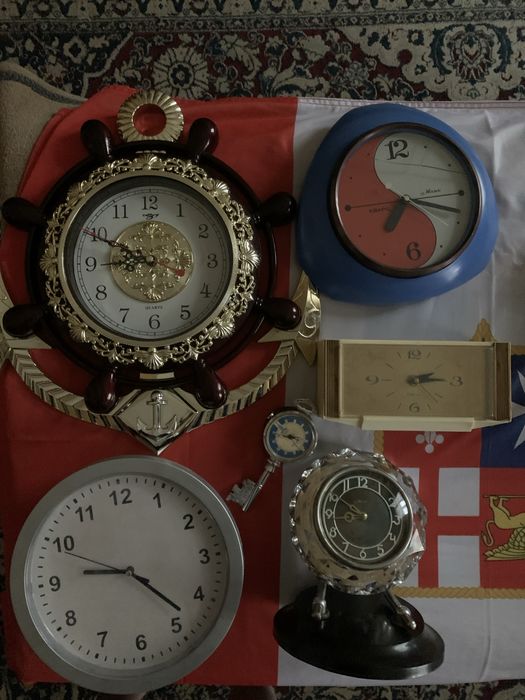 Набор  часов разной тематики