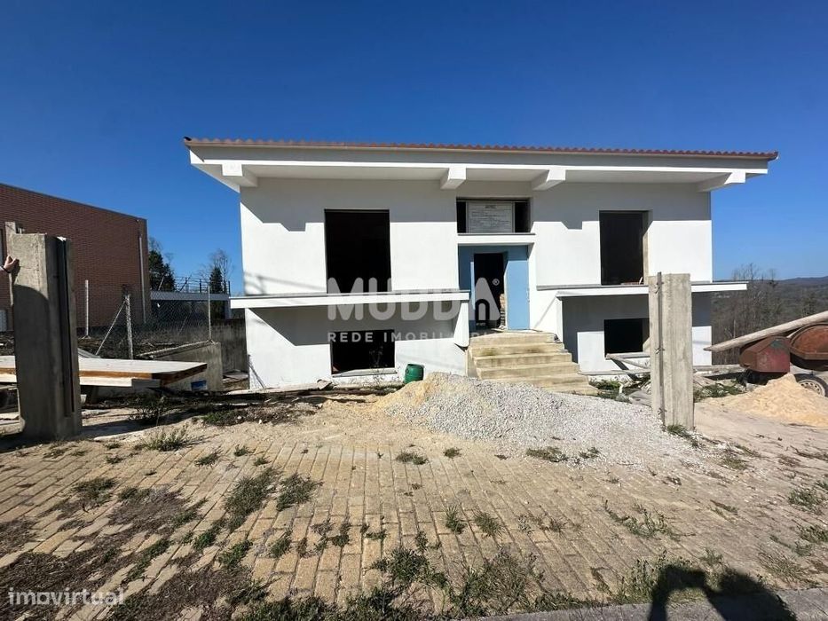 Terreno com Benfeitorias, Albergaria-a-Velha