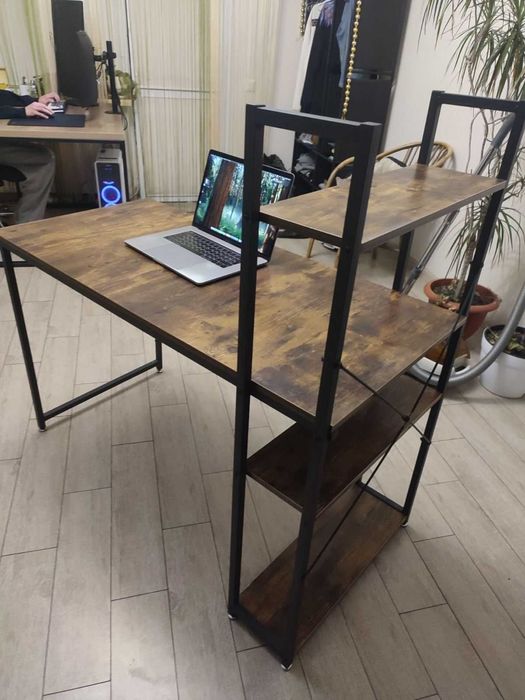 Письмовий компьютерний стіл з полками. Новий