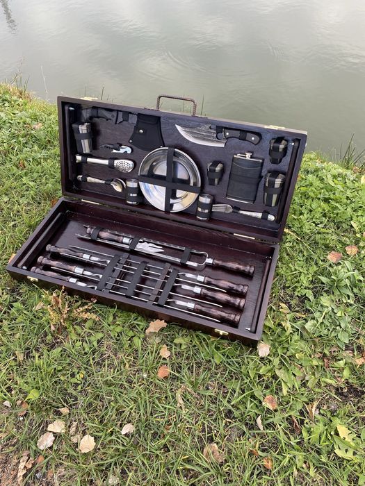 Подарунковий Набір шампурів у кейсі-столику “Трофей”