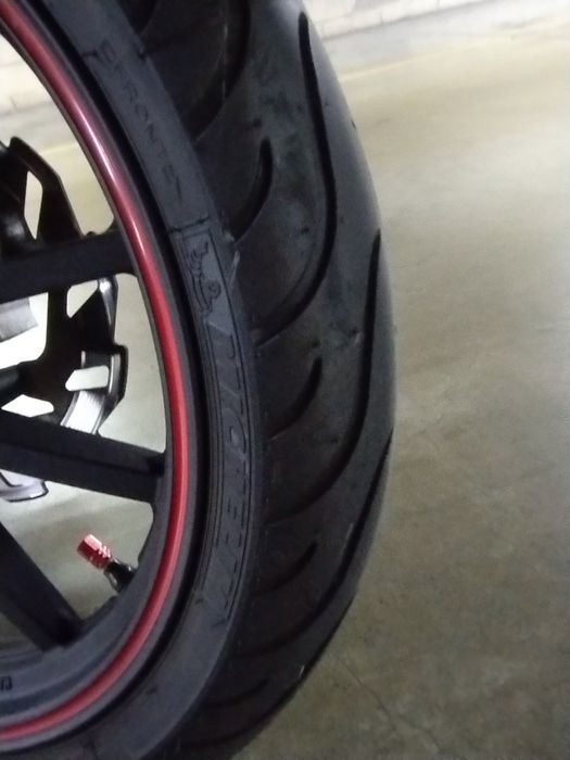 Keeway RKV 125 Vermelha