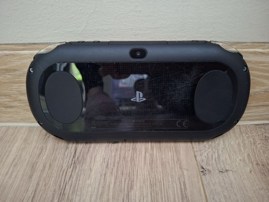 Konsolka Ps Vita +3 gry