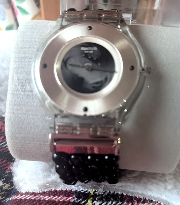 Relogio pulseira marca  swatch e anel da Tous novos