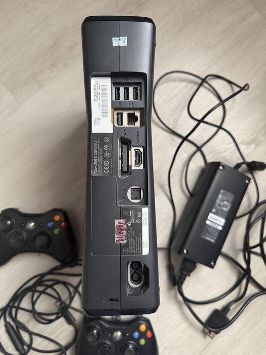 Xbox 360 + 2 джойстики