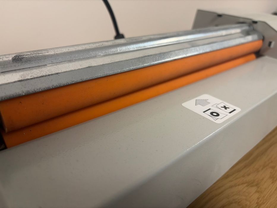 Plastificadora A3 4 rolos metálica – para reparação ou peças