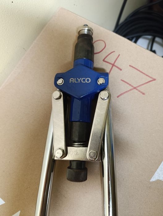 Alicate Alyco para porcas
