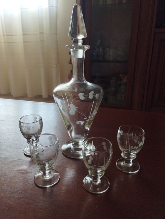 Serviço de copos antigo