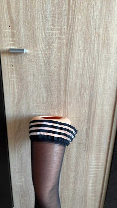 Nr 4 Duże pończochy samonośne.