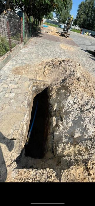 Przeciski kretem. Przyłacza wody, kanalizacji, gazu. Minikoparka.