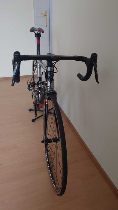 Rower szosowy Boardman C8 PRO SLR