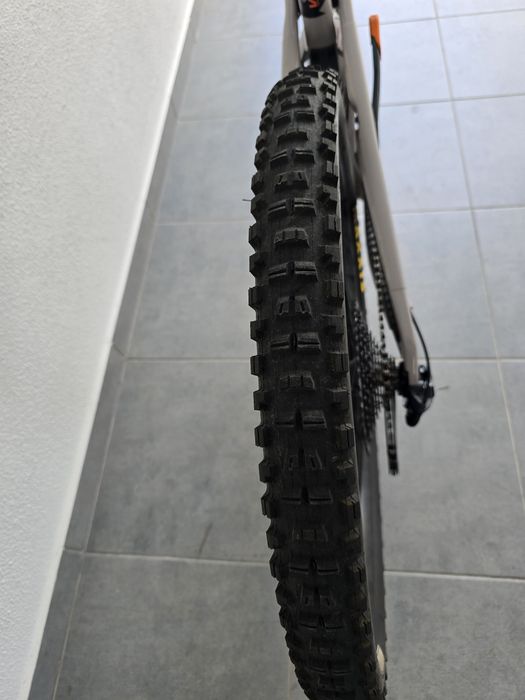 Bicicleta Enduro Santa Cruz Nomad 2023 - Excelente Condição - Garantia