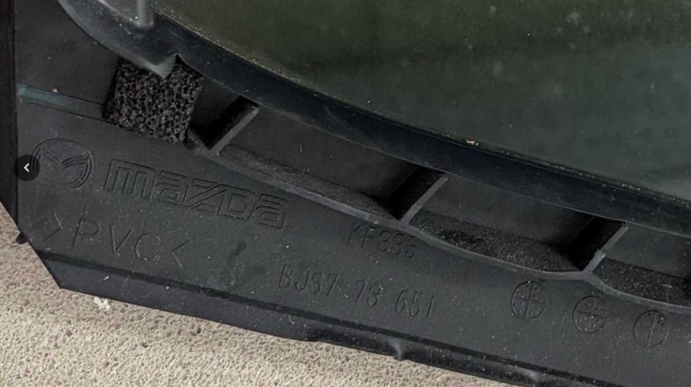 Szyba Boczna Mała LEWY TYŁ drzwi MAZDA 3