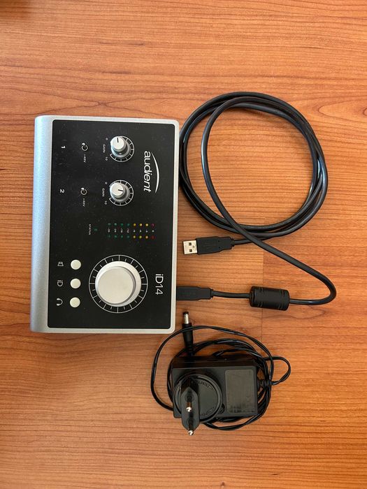 Material de estúdio parado para seguir para 2ª vida!