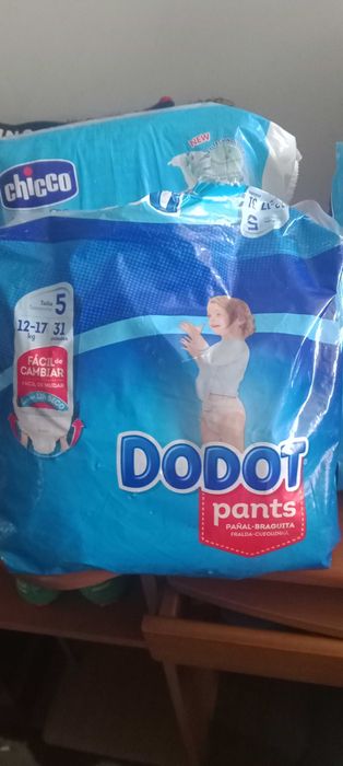 Pack de 105 fraldas Dodot e Chicco