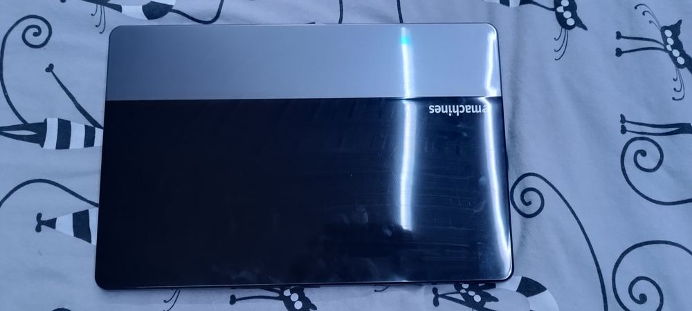 Продам  ноутбук под ремонт.