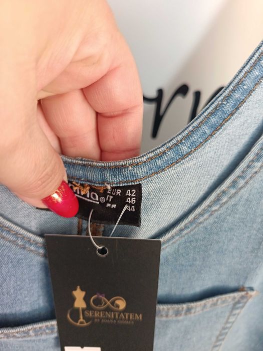 Vários vestidos para venda