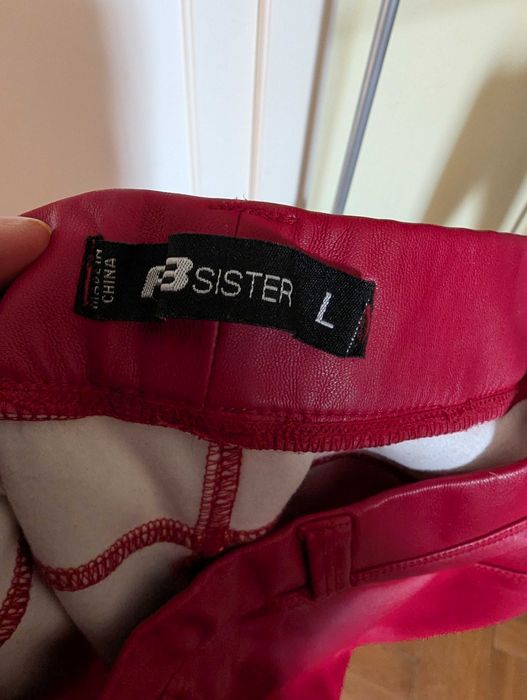 Яскраві червоні шкіряні штани 38-40