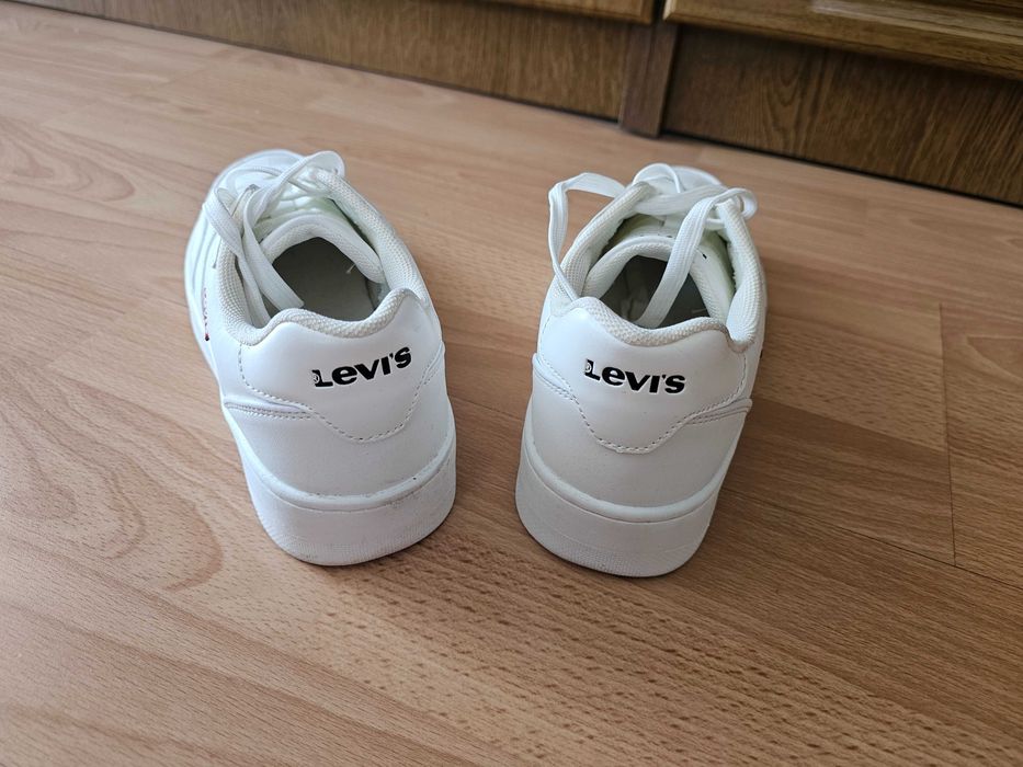 Buty Levi's Paige 38(24cm) białe