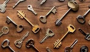 Мастер по аварийному открытию замков. Вскрытие авто, сейфов, дверей.