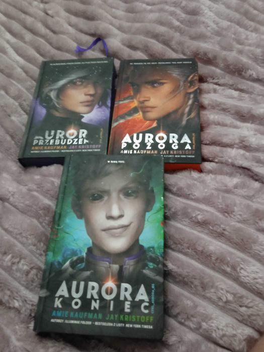 Aurora trylogia- Jay Kristoff, Amie Kaufman
